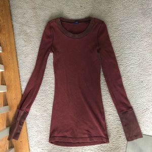Rust-colored long-sleeve tee
